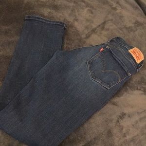 Levi’s mid rise skinny 8